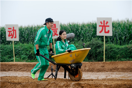 宋佳《跑男》笑声魔性 巧撕王祖蓝"恩仇"难断